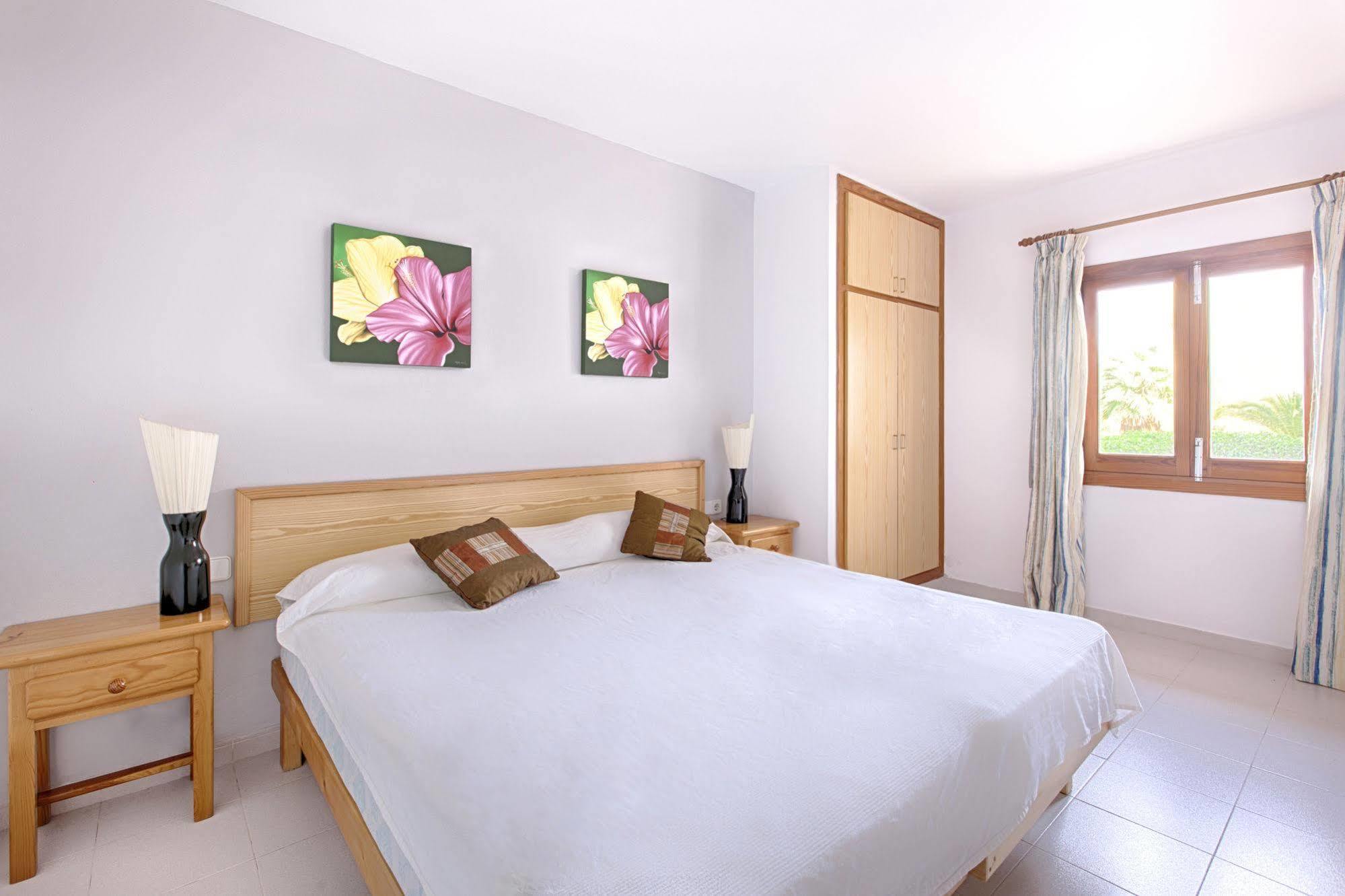 Apartamentos Colomar Santa Eularia des Riu Exteriér fotografie